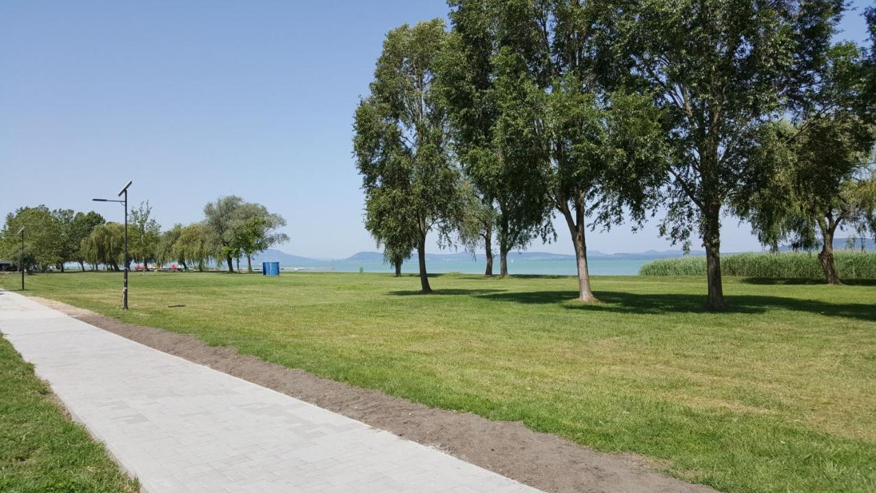 Lelle Resort B20 Balatonlelle Esterno foto
