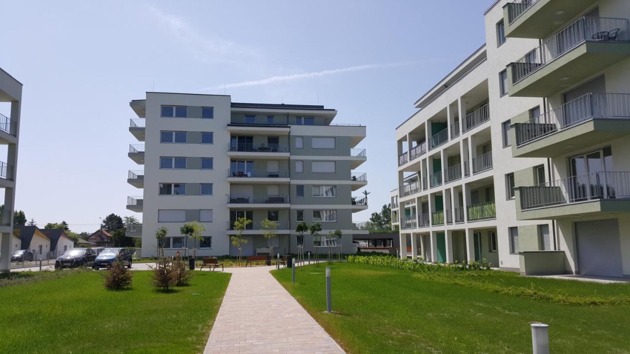 Lelle Resort B20 Balatonlelle Esterno foto