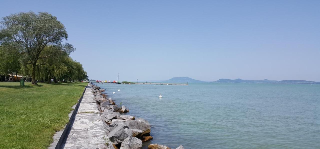 Lelle Resort B20 Balatonlelle Esterno foto