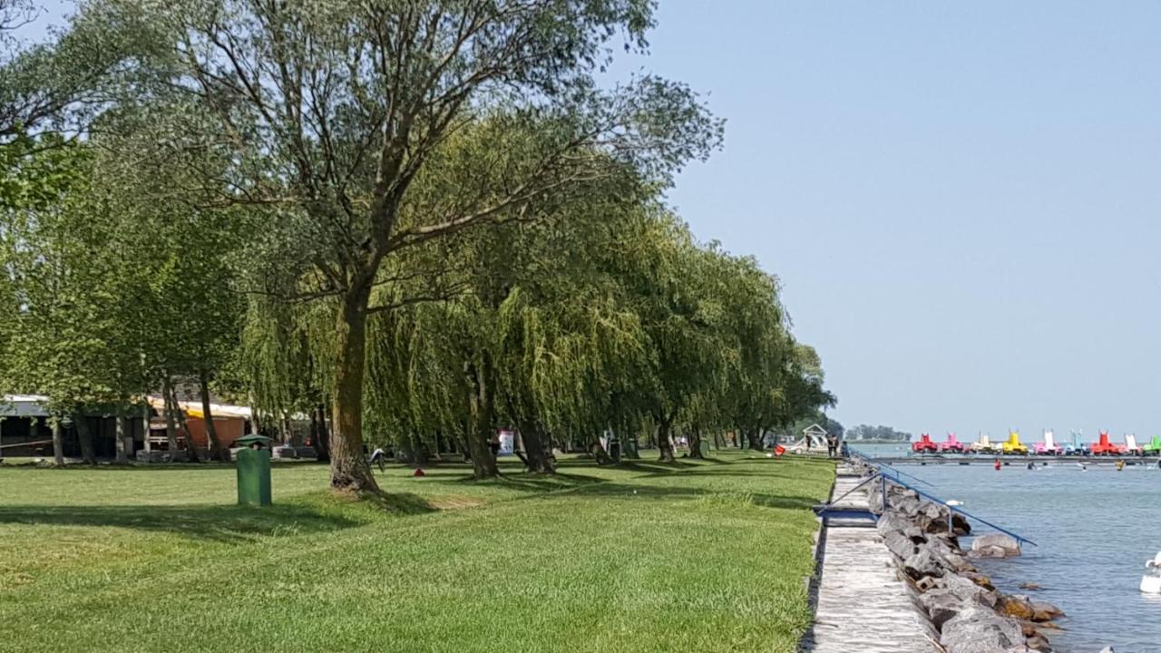 Lelle Resort B20 Balatonlelle Esterno foto