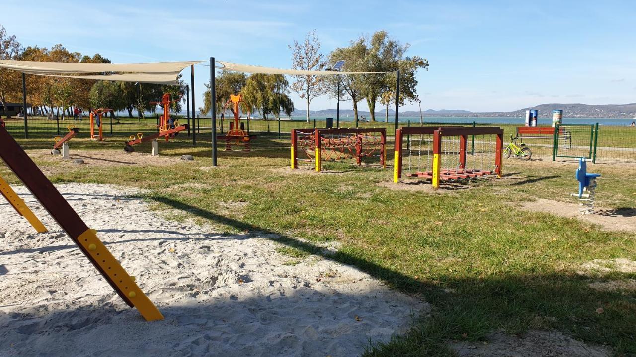 Lelle Resort B20 Balatonlelle Esterno foto