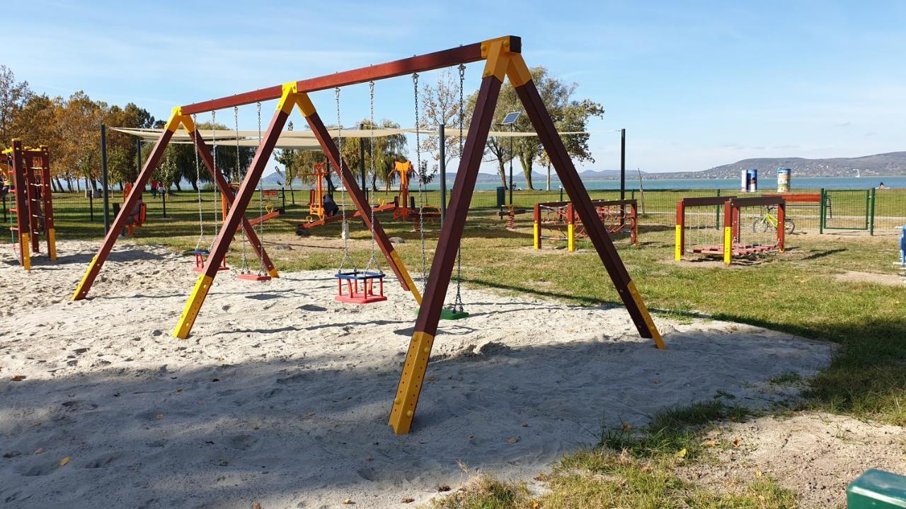 Lelle Resort B20 Balatonlelle Esterno foto